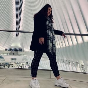 Meet your Posher, Olivia